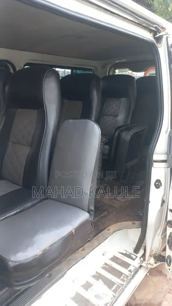 Toyota HiAce 2010 White