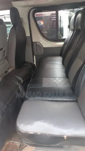 Toyota HiAce 2010 White