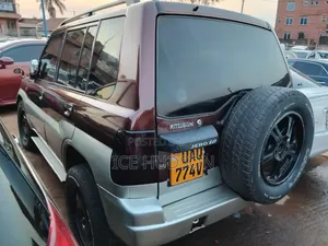 Mitsubishi Pajero IO 2002