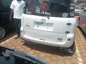 Toyota Sienta 2013 White