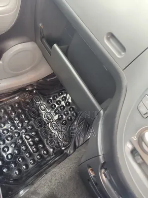 Toyota Sienta 2009 Silver