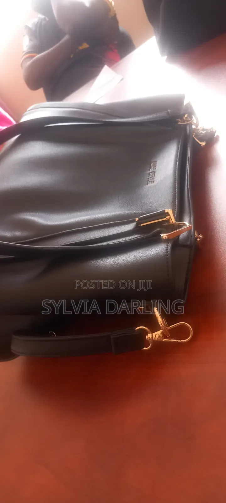 Get Nice Stylish,trendy Ladies Bags in All Sizes and Color