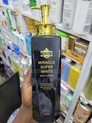 5D Gluta Miracle Super White Body Lotion.