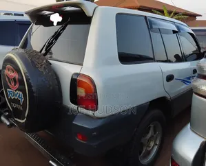 Toyota RAV4 Automatic 2000 Gray