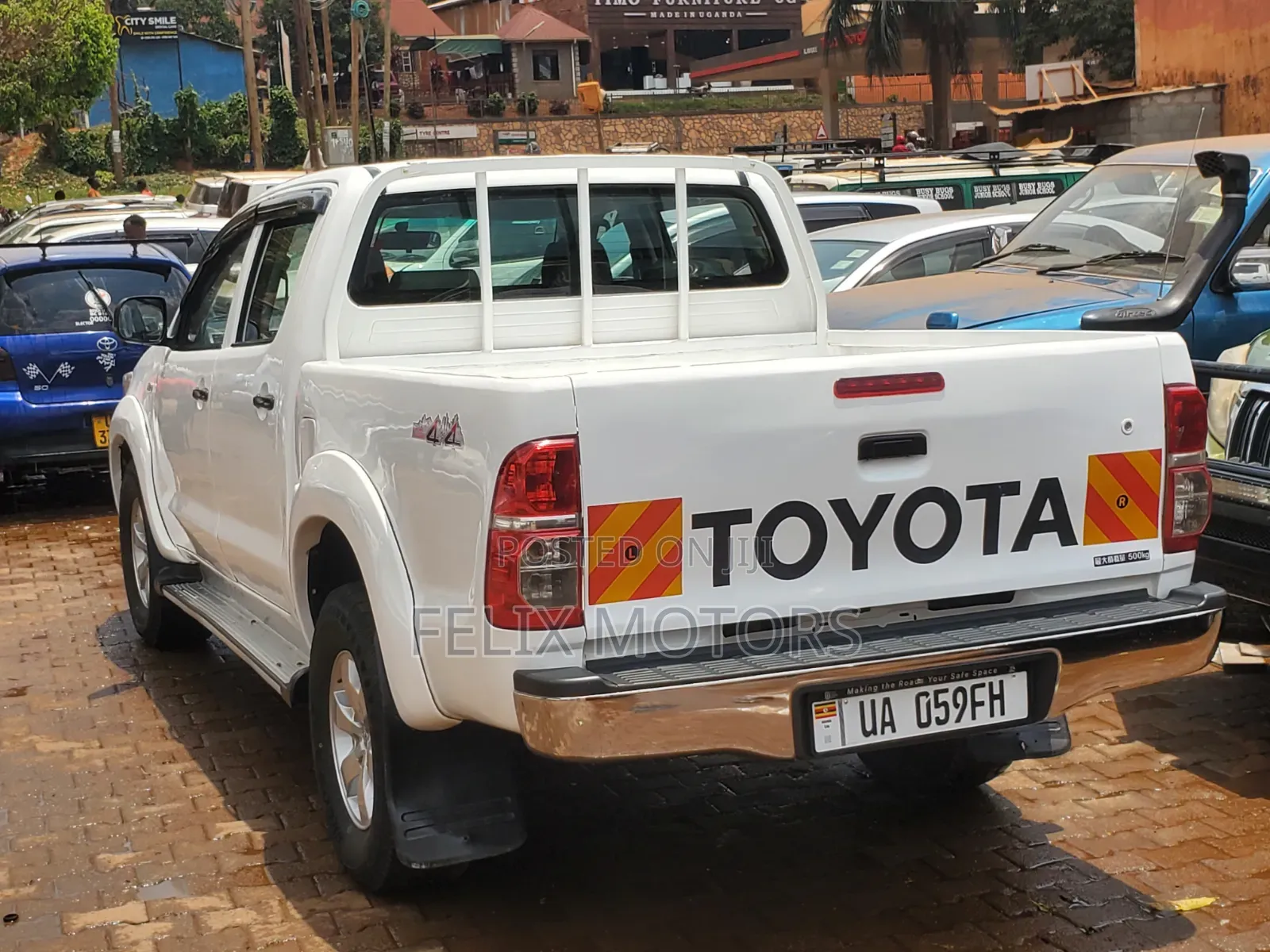 Toyota Hilux 2012 White