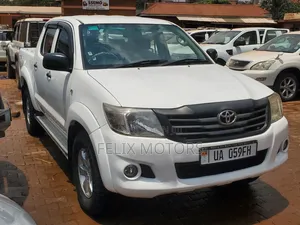 Toyota Hilux 2012 White