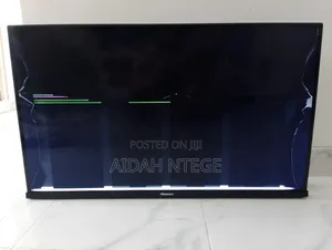 Hisense 32" Smart TV 32A3KS - Cracked Screen for Parts