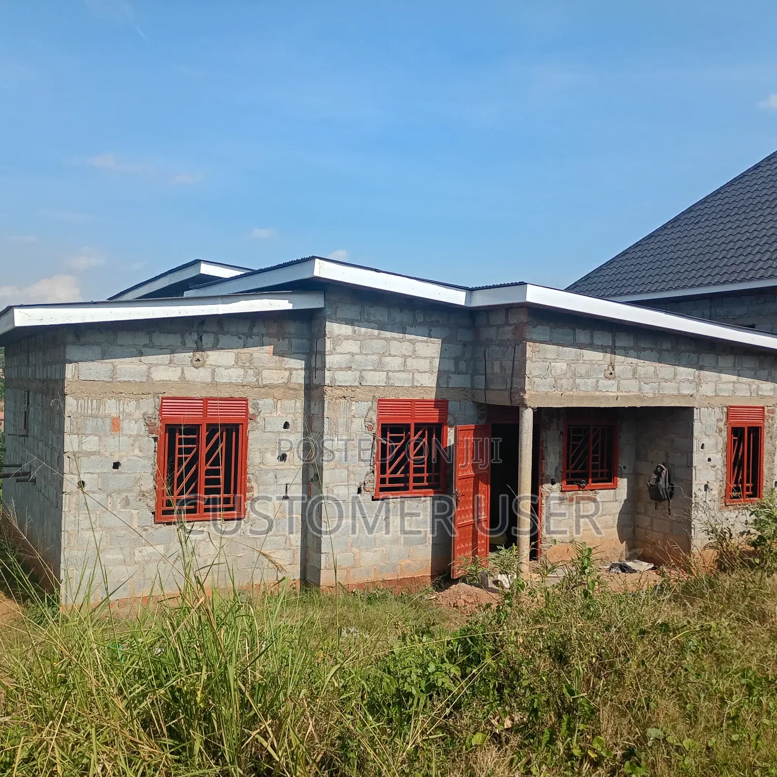 3bdrm Bungalow in Wakiso, Half London for sale