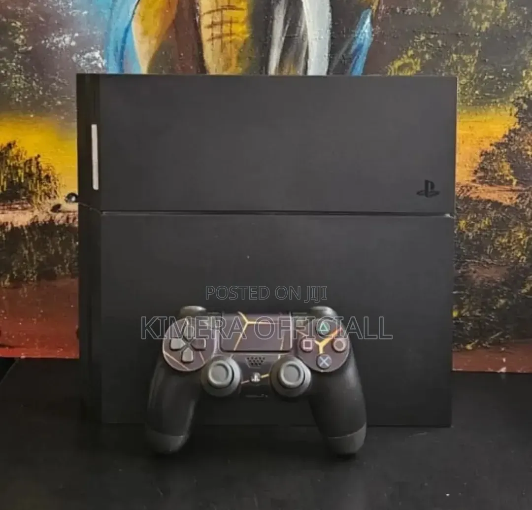 Sony PS4 Standard Fat Chipped Jailbroken Console 12Games 2 Controllers
