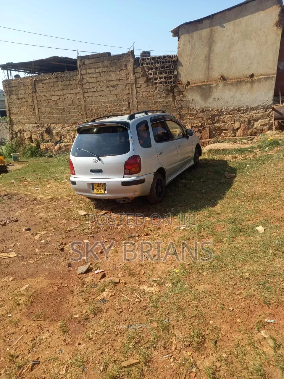 Toyota Corolla Spacio 2005 Silver