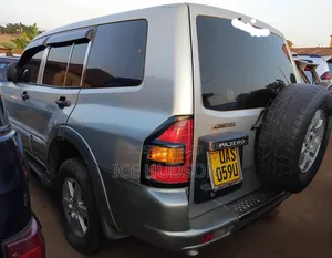 Mitsubishi Pajero 2005 Silver