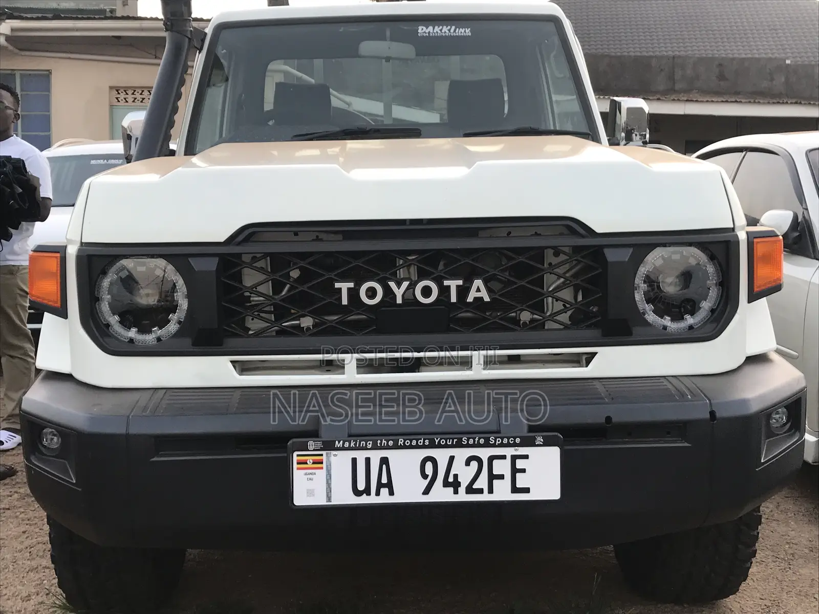 Toyota Hilux 2025 White