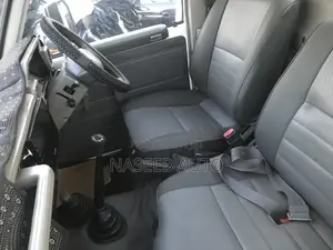 Toyota Hilux 2025 White