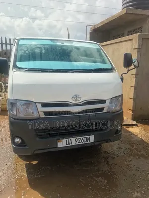 Toyota HiAce 2015 White