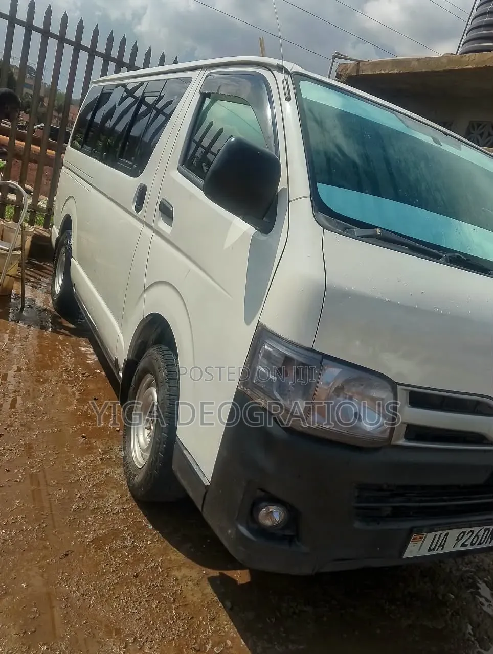Toyota HiAce 2015 White