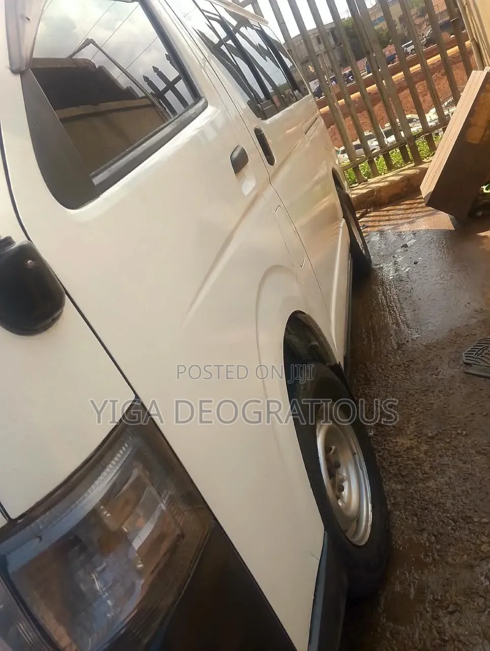 Toyota HiAce 2015 White