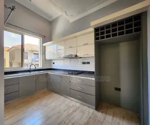 3bdrm Apartment in Muyenga, Central Division for rent