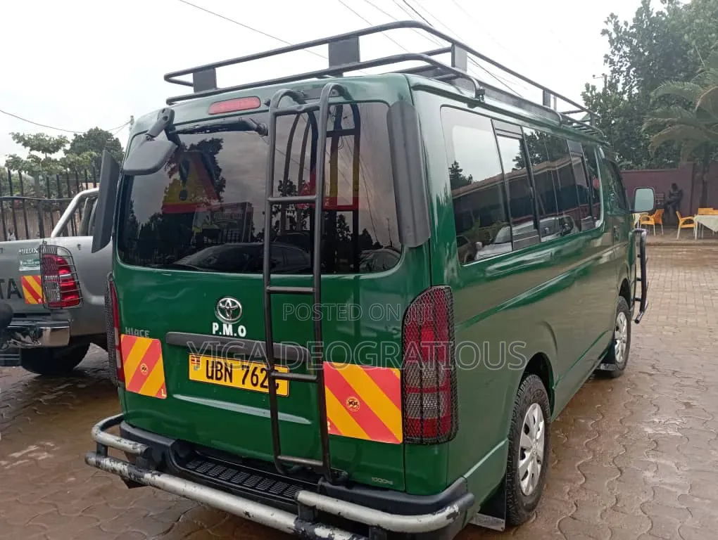Toyota HiAce 2019 Green