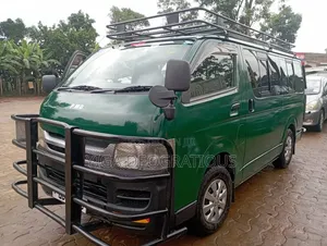 Toyota HiAce 2019 Green