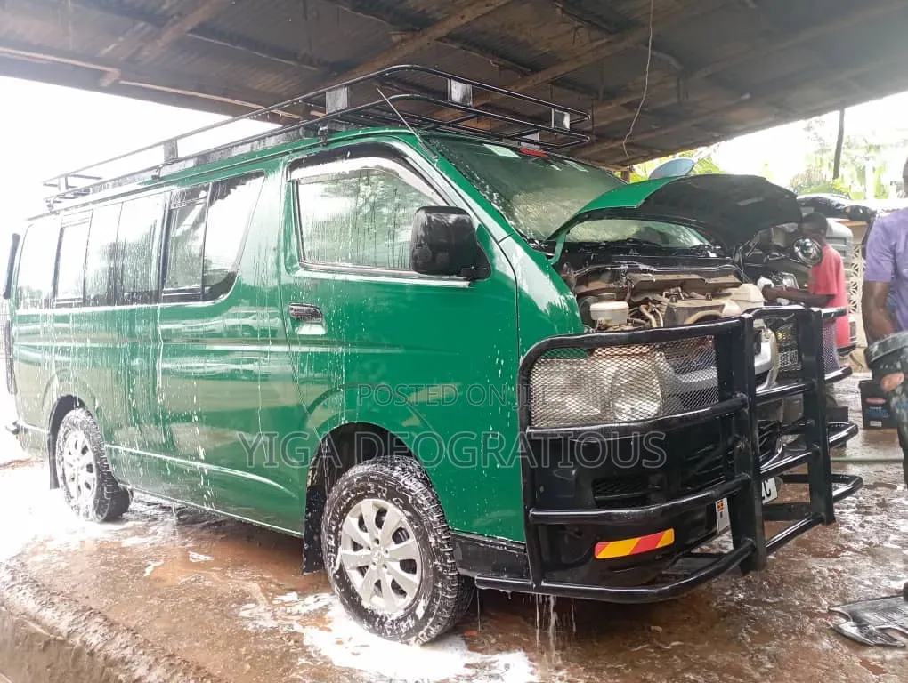 Toyota HiAce 2019 Green