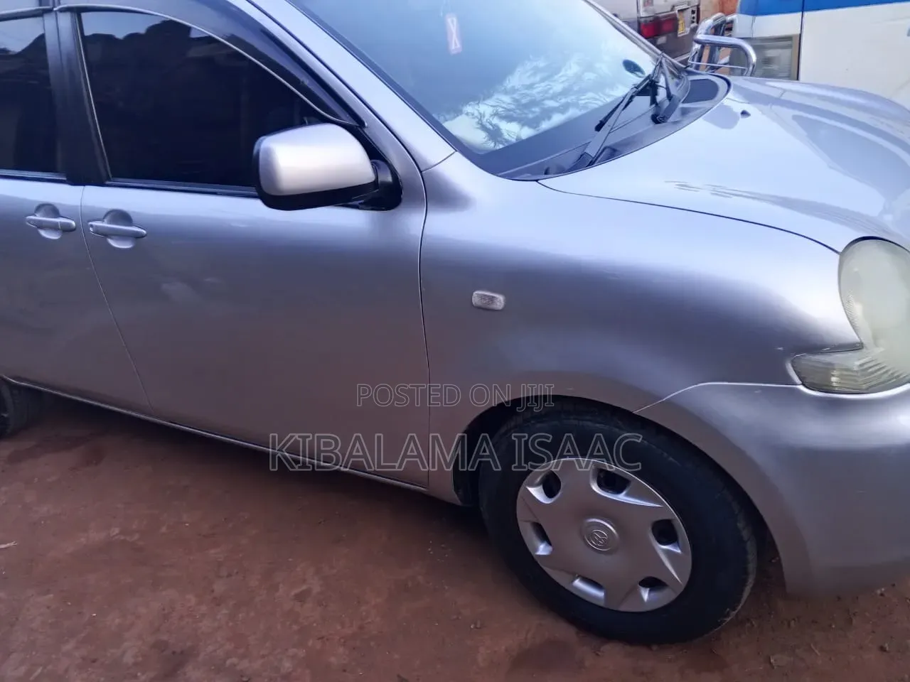 Toyota Sienta 2003 Silver