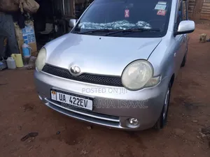 Toyota Sienta 2003 Silver
