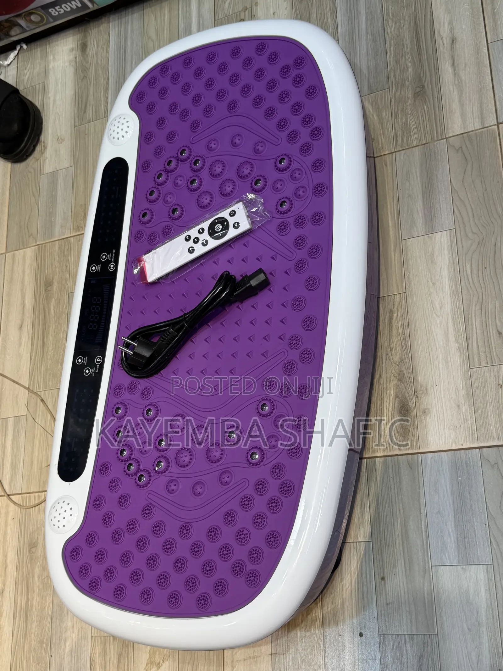Yasomi 3D Whole Body Vibration Platform Machine Fitness Plate