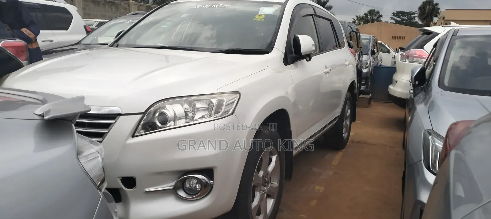 Toyota Vanguard 2013 White