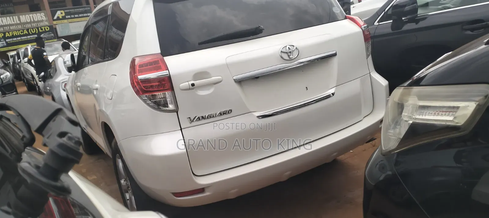 Toyota Vanguard 2013 White