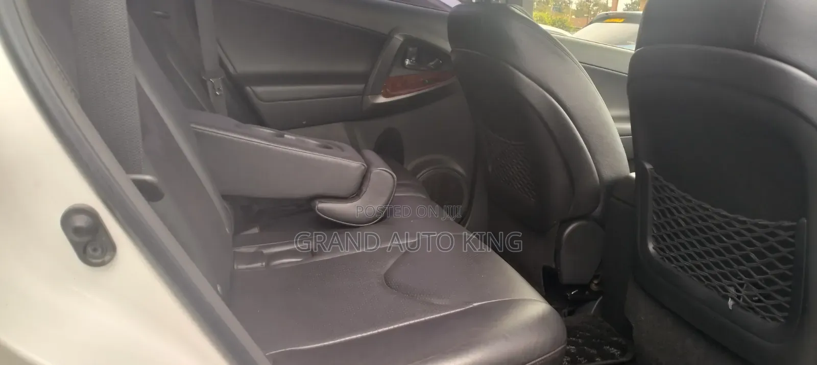 Toyota Vanguard 2013 White