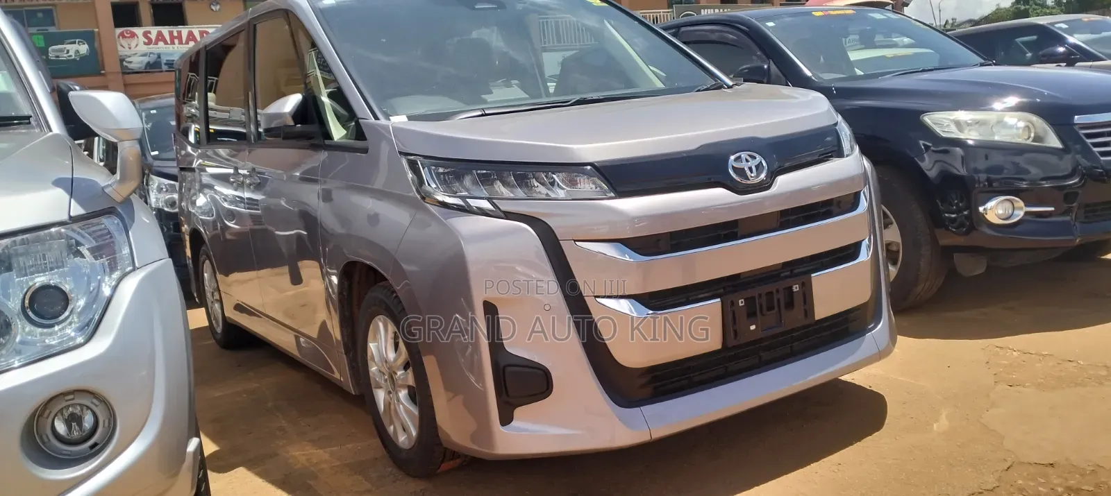 Toyota Noah 2020 Silver