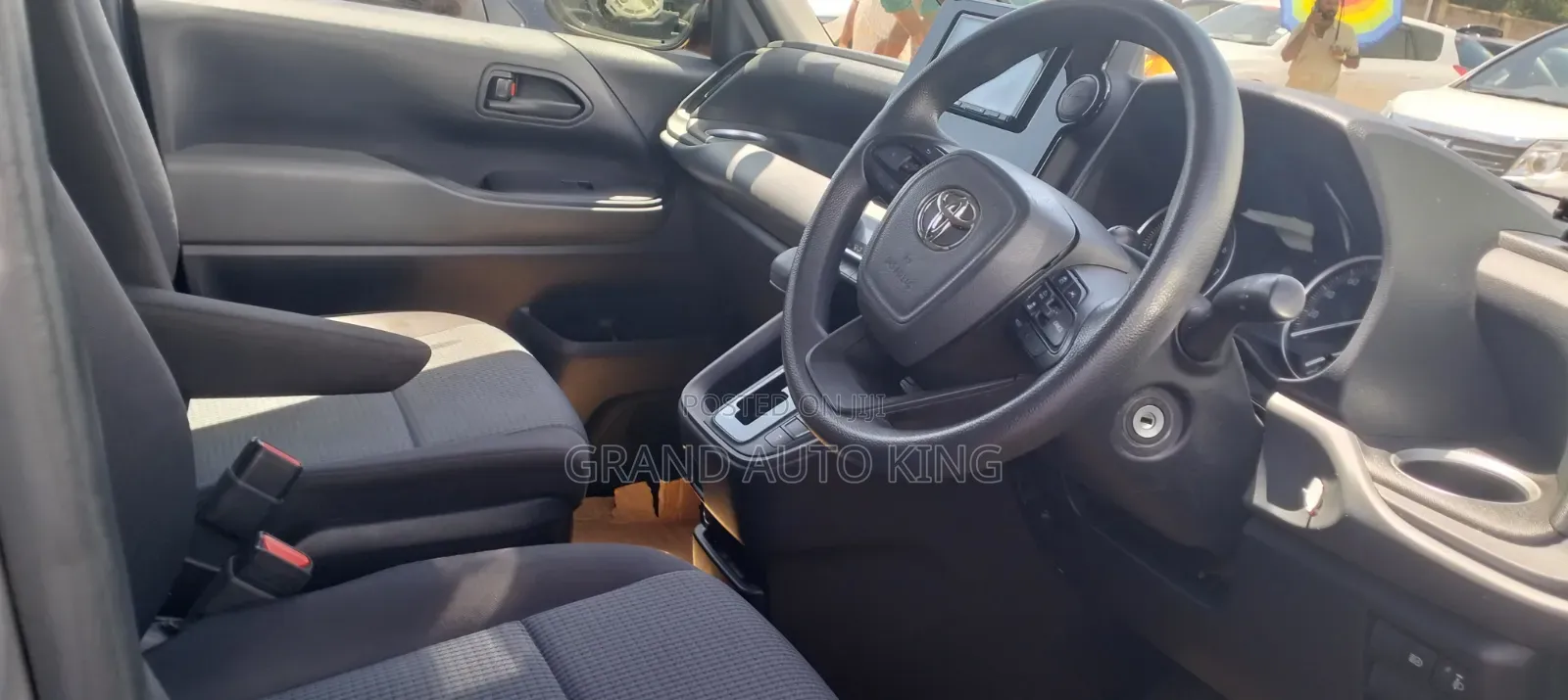 Toyota Noah 2020 Silver
