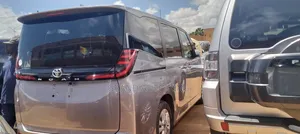 Toyota Noah 2020 Silver
