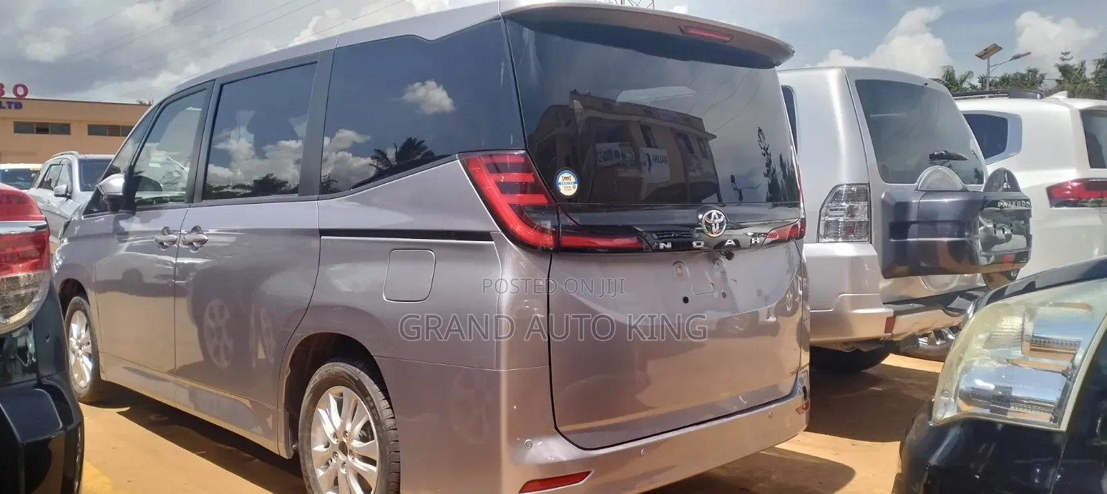 Toyota Noah 2020 Silver