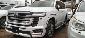 Toyota Land Cruiser Prado 2024 White