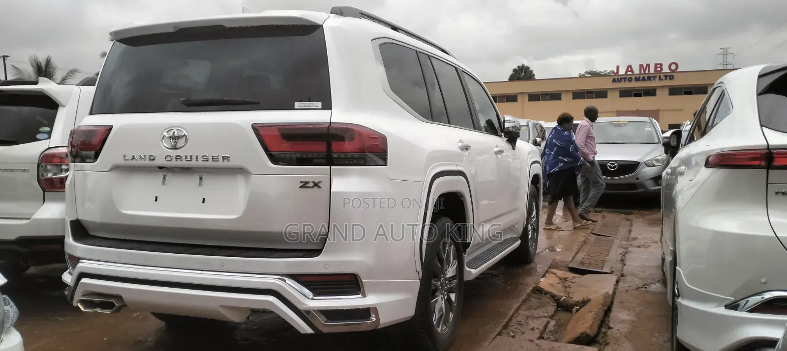 Toyota Land Cruiser Prado 2024 White
