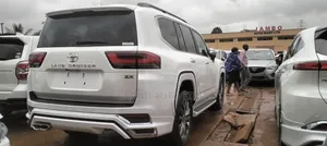 Toyota Land Cruiser Prado 2024 White