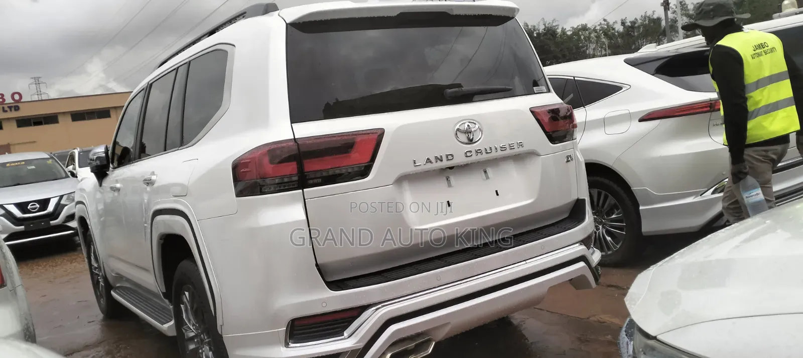 Toyota Land Cruiser Prado 2024 White