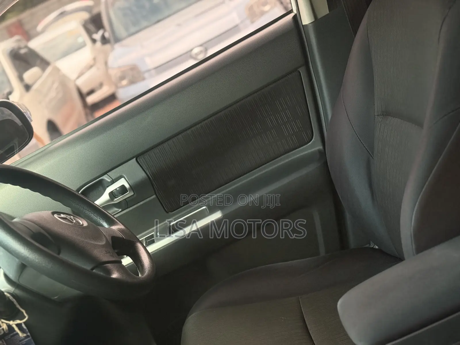 Toyota Corolla Rumion Hatchback 1.5 FWD 2011 White