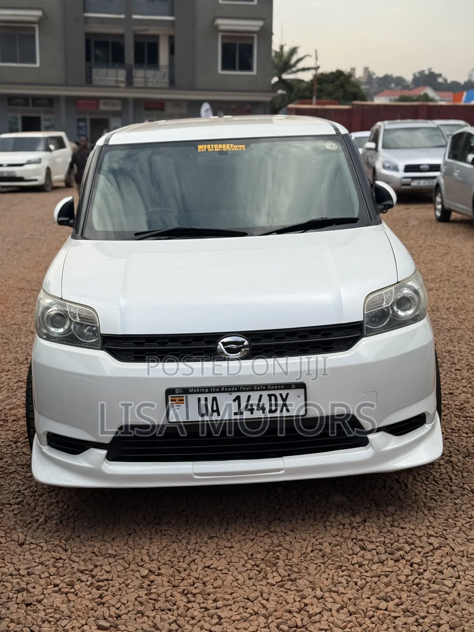 Toyota Corolla Rumion Hatchback 1.5 FWD 2011 White