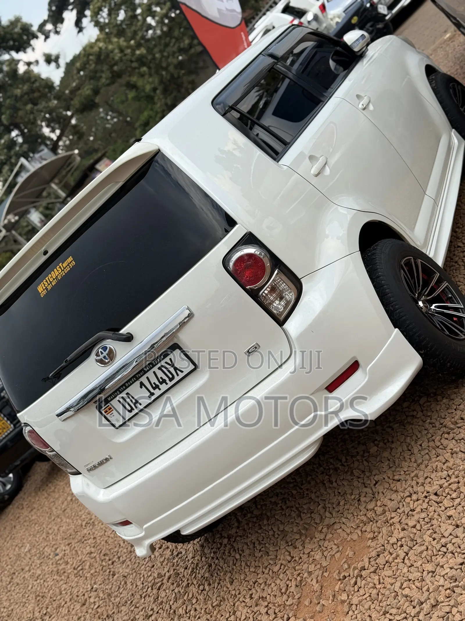 Toyota Corolla Rumion Hatchback 1.5 FWD 2011 White