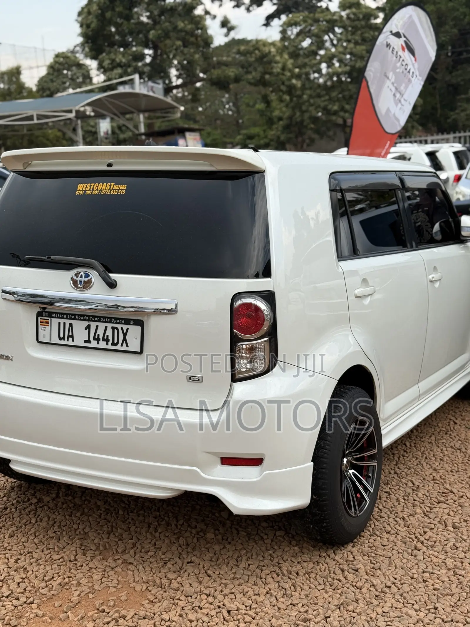 Toyota Corolla Rumion Hatchback 1.5 FWD 2011 White