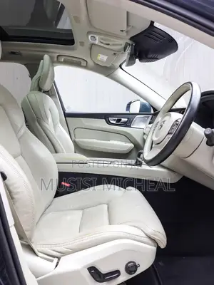 Volvo XC60 2018 Blue