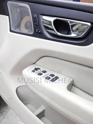 Volvo XC60 2018 Blue