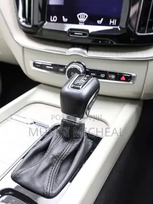 Volvo XC60 2018 Blue
