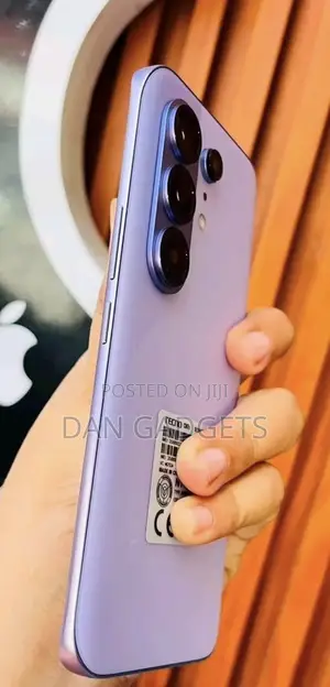 New Tecno Camon 50 Ultra 256 GB Purple