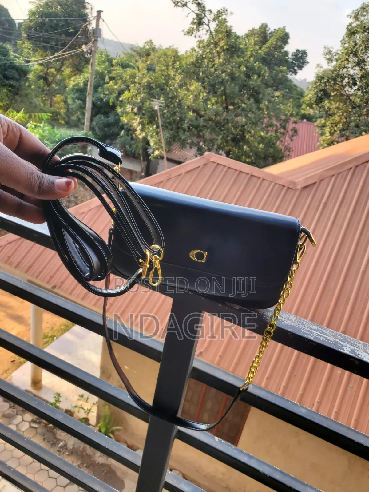 Shoulder / Crossbody Bag.