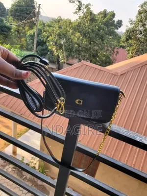 Shoulder / Crossbody Bag.
