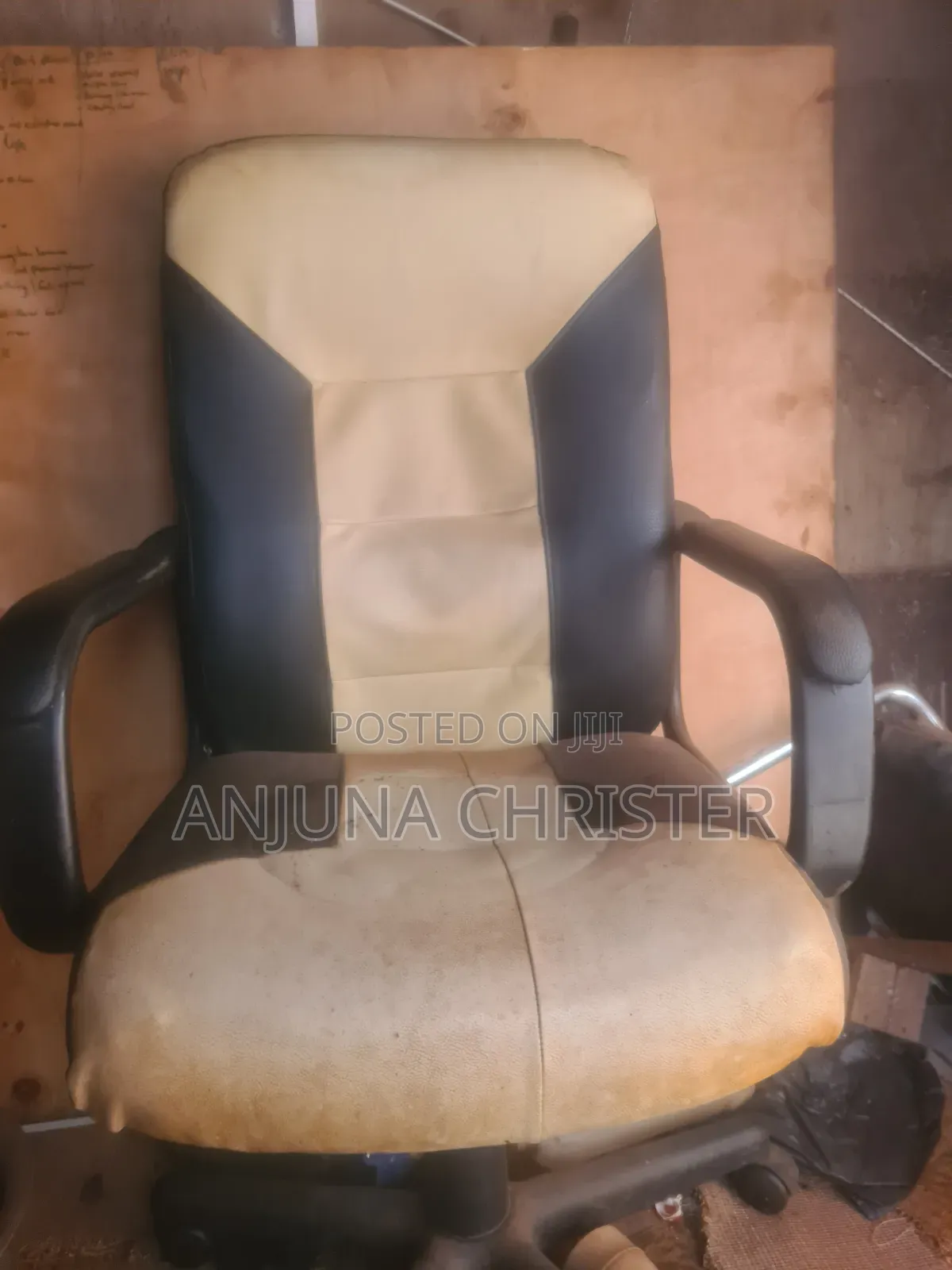 Studio Chair