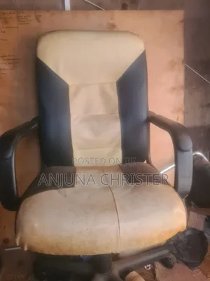 Studio Chair